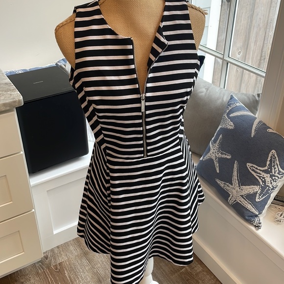 Michael Kors black and white stripe dress - Picture 2 of 8